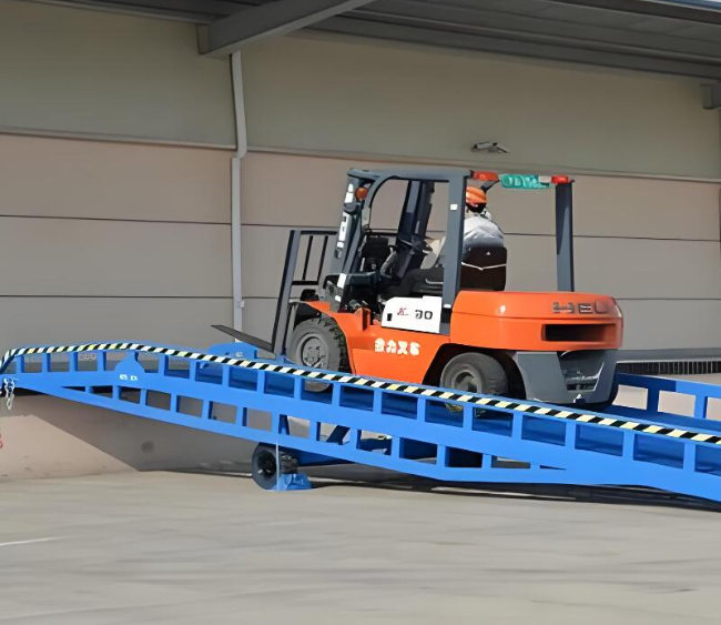 遂宁移动式卸货平台（叉车用）